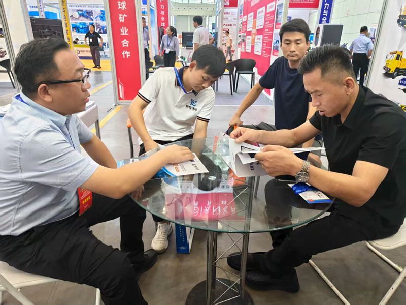 山東昌松工程機械有限公司亮相新疆國際礦業與裝備博覽會